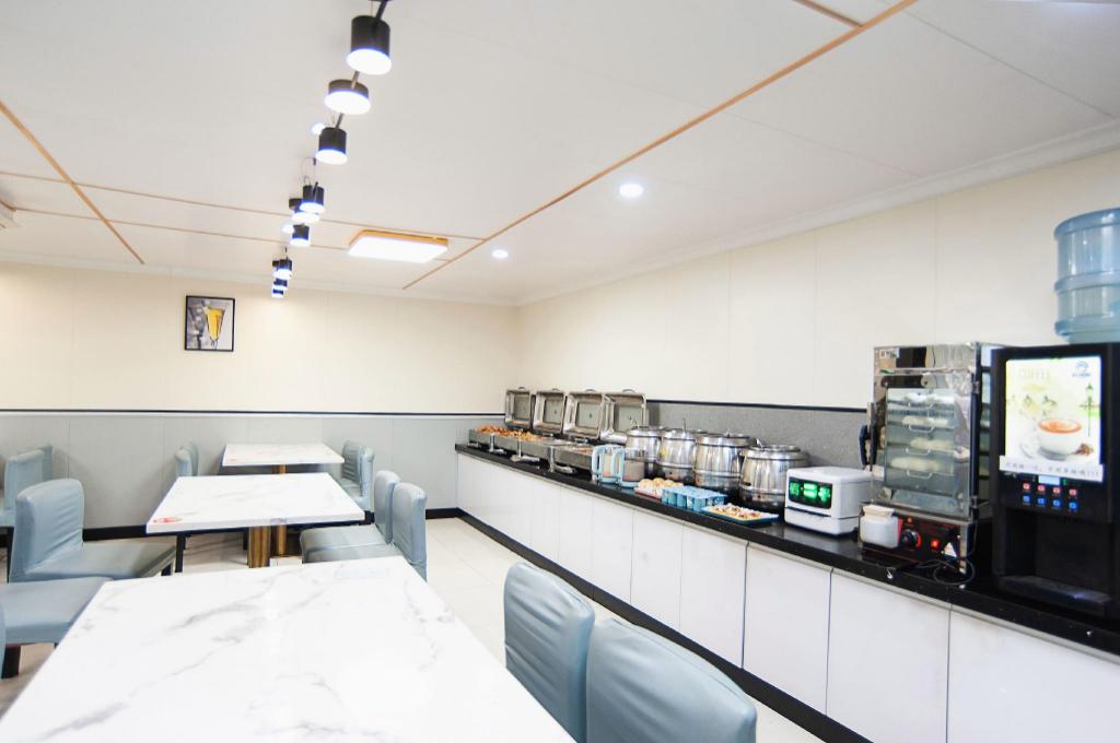 Фото GreenTree Inn Shanghai Jiading Anting Motor City Express Hotel