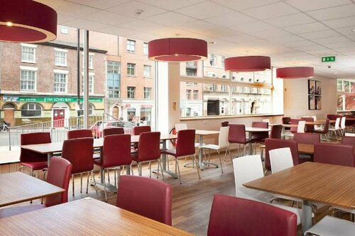 Внешний вид отеля Travelodge Manchester Central в Салфорде, фото 4