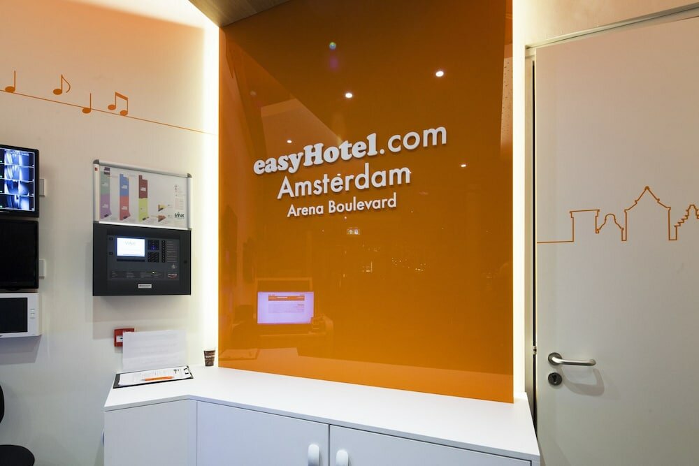 Фото EasyHotel Amsterdam Arena Boulevard