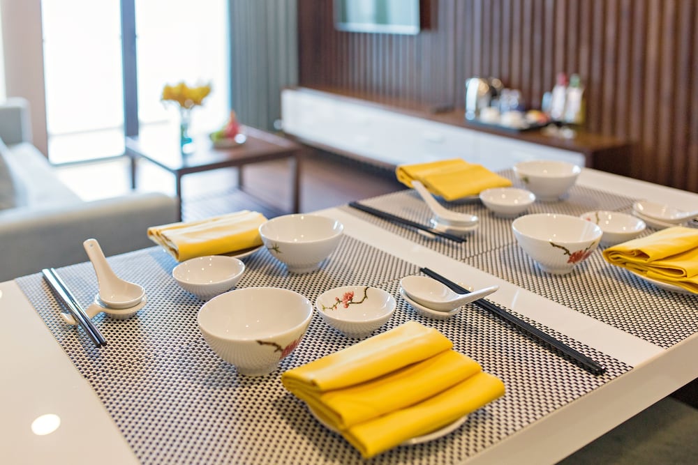 Фото Yarra Ocean Suites Danang