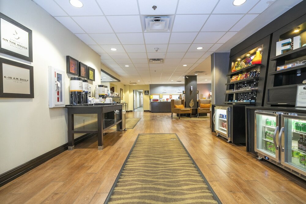 Фото Hampton Inn Spring Hill