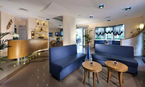 Внешний вид отеля Hotel Paris Resort в Беллария-Иджеа-Марине, фото 2