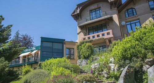 Гостиница Le Manoir au Lac в Сене-Дье-де-Во