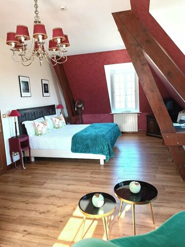 Гостиница Chateau De Montreuil в Монтрее