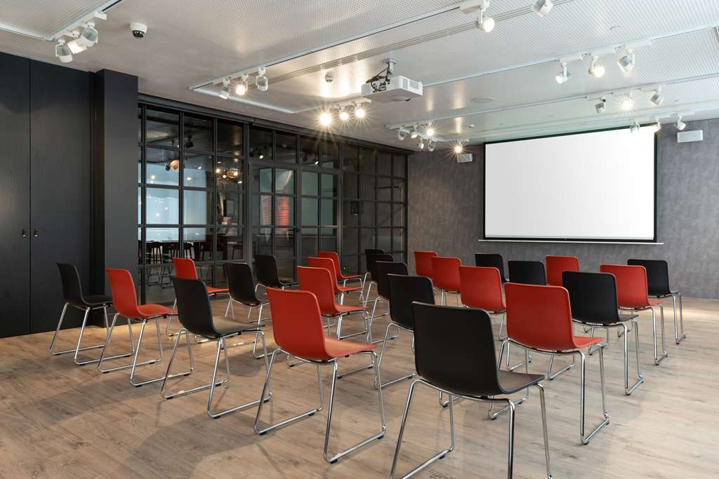 Фото Radisson Red Brussels