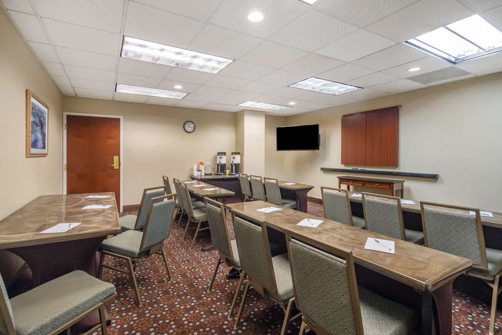 Фото Hampton Inn Terre Haute
