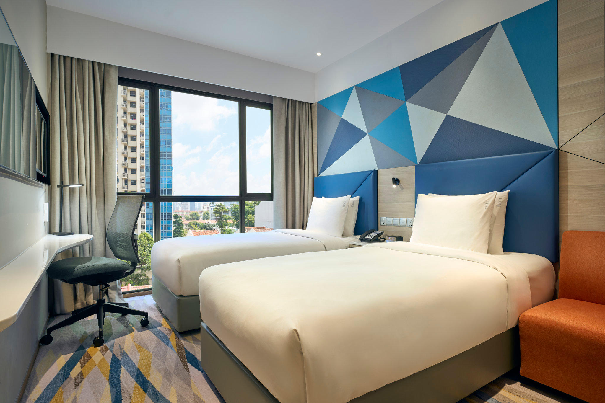 Фото Holiday Inn Express Singapore Serangoon
