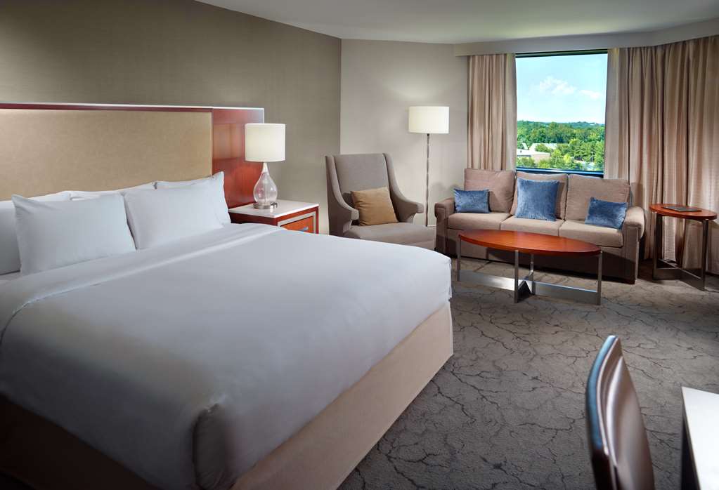 Фото Hilton Atlanta Northeast