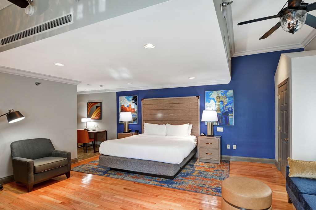 Фото The Cincinnatian Hotel Curio Collection by Hilton