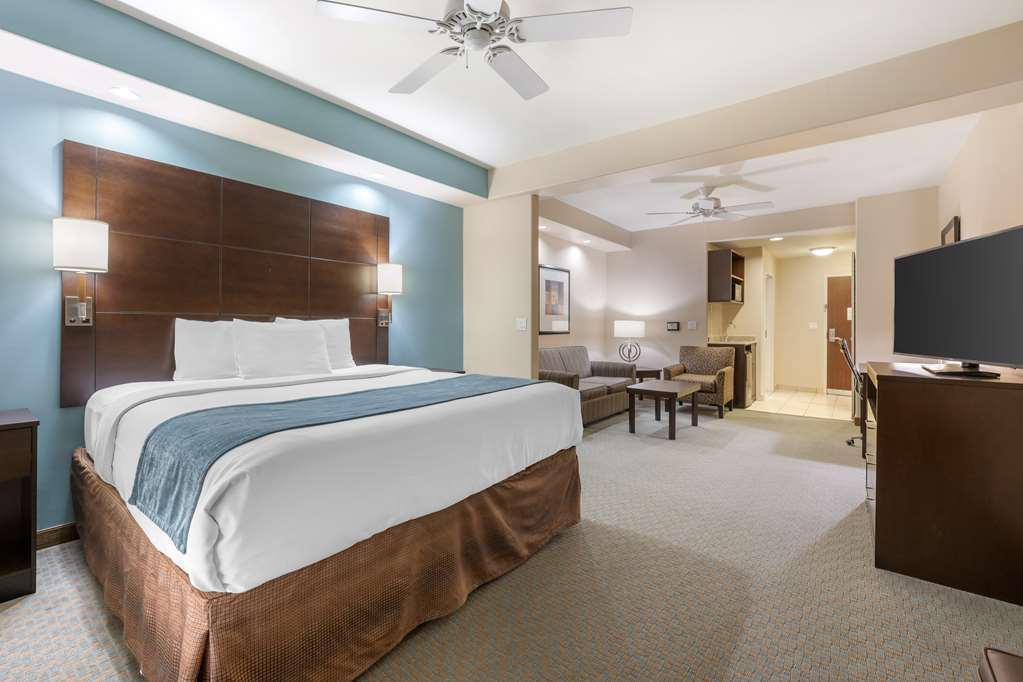 Фото Best Western Plus Midland Suites