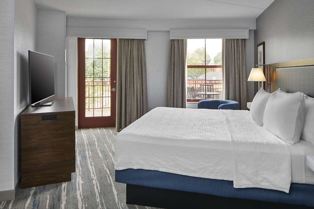Фото Hampton Inn & Suites Saratoga Springs Downtown