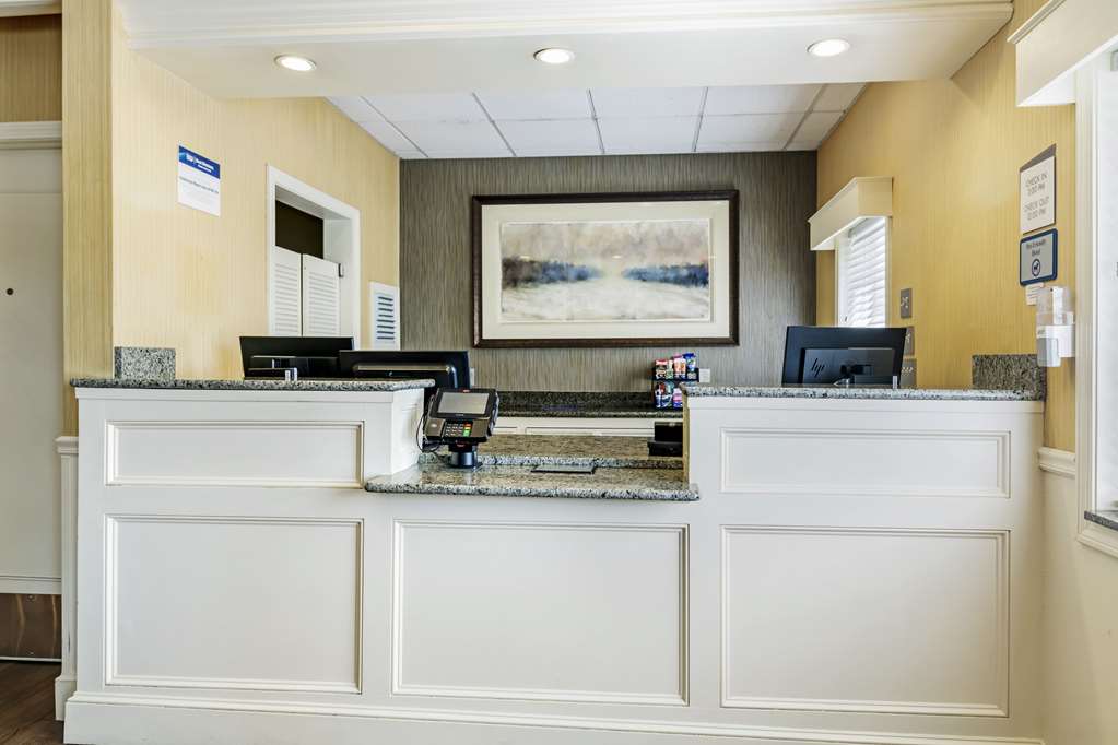 Фото Best Western Springfield Hotel