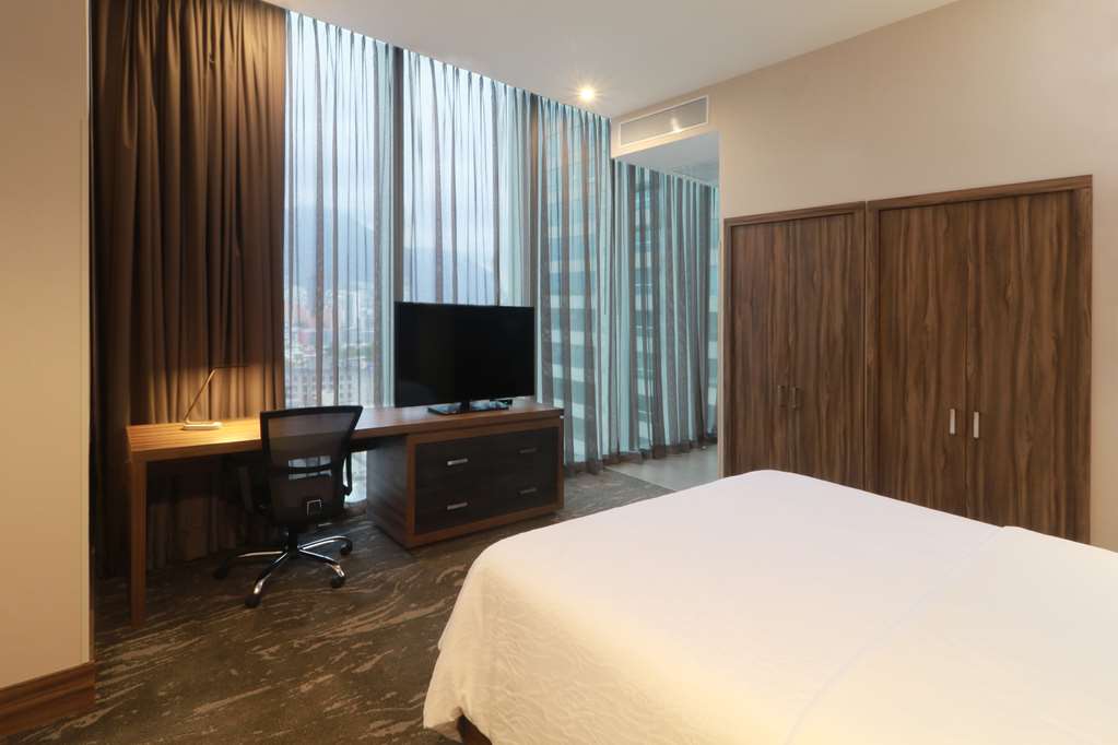 Фото Hilton Garden Inn Monterrey Obispado
