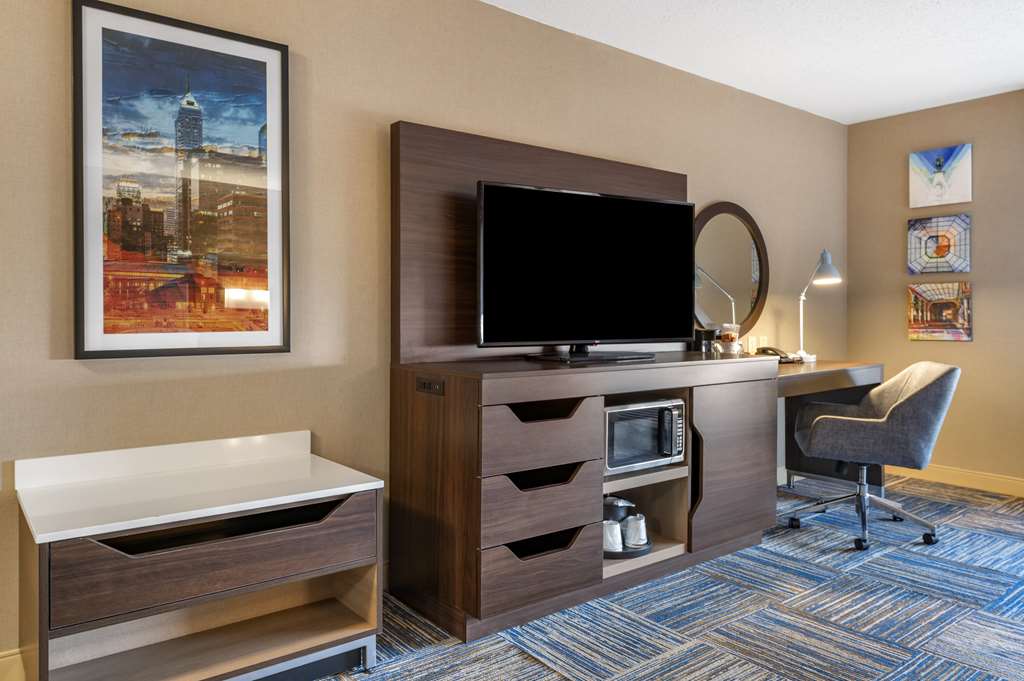 Фото Hampton Inn Greenfield