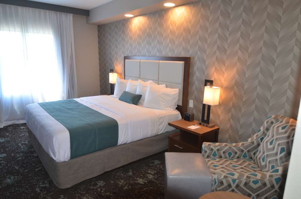 Фото Best Western Premier Ankeny Hotel