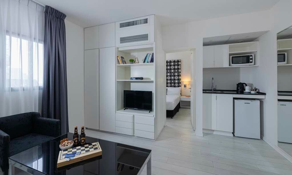 Фото Best Western Regency Suites Hotel
