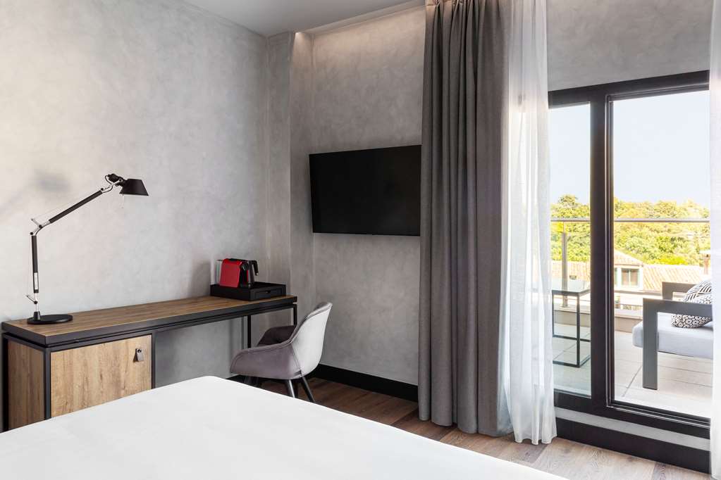 Фото Radisson Red Madrid