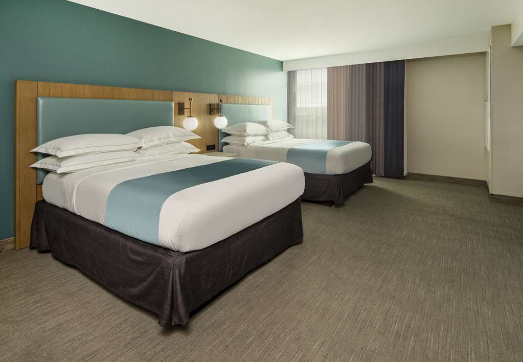 Фото SunCoast Park Hotel Anaheim, Tapestry Collection by Hilton