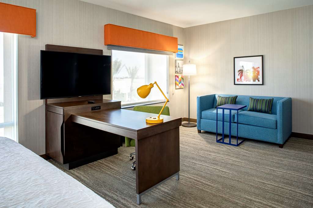 Фото Hampton Inn & Suites Indio