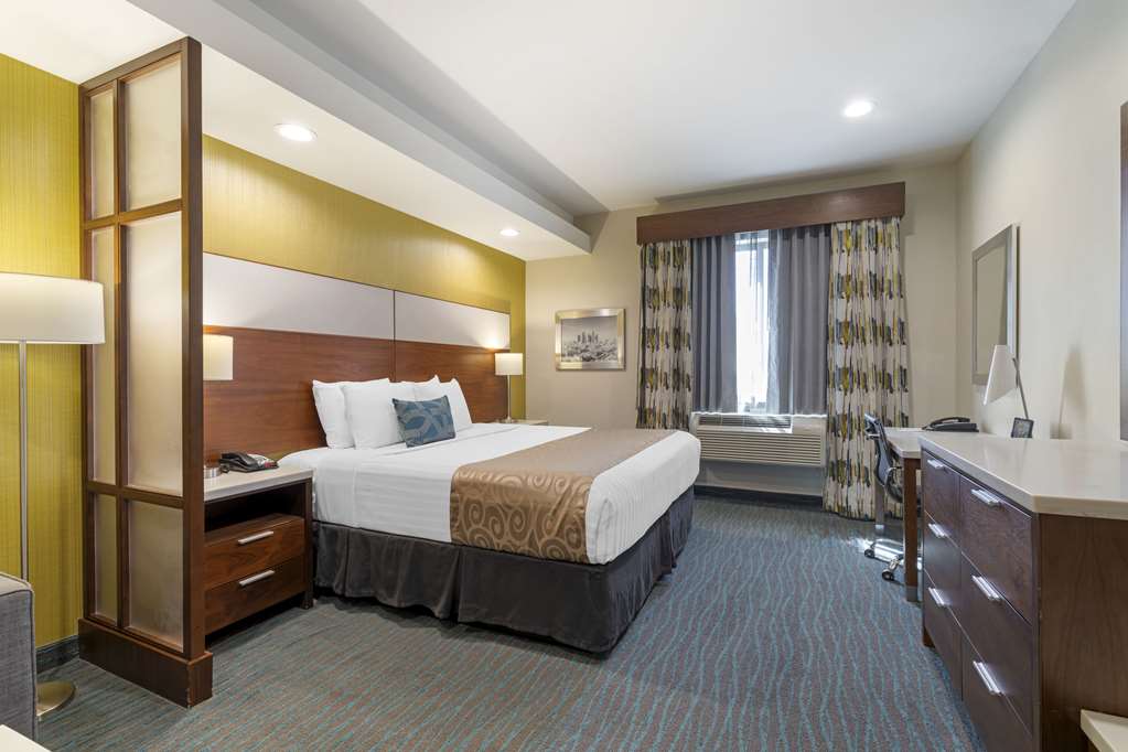Фото Best Western Plus Gardena Inn & Suites