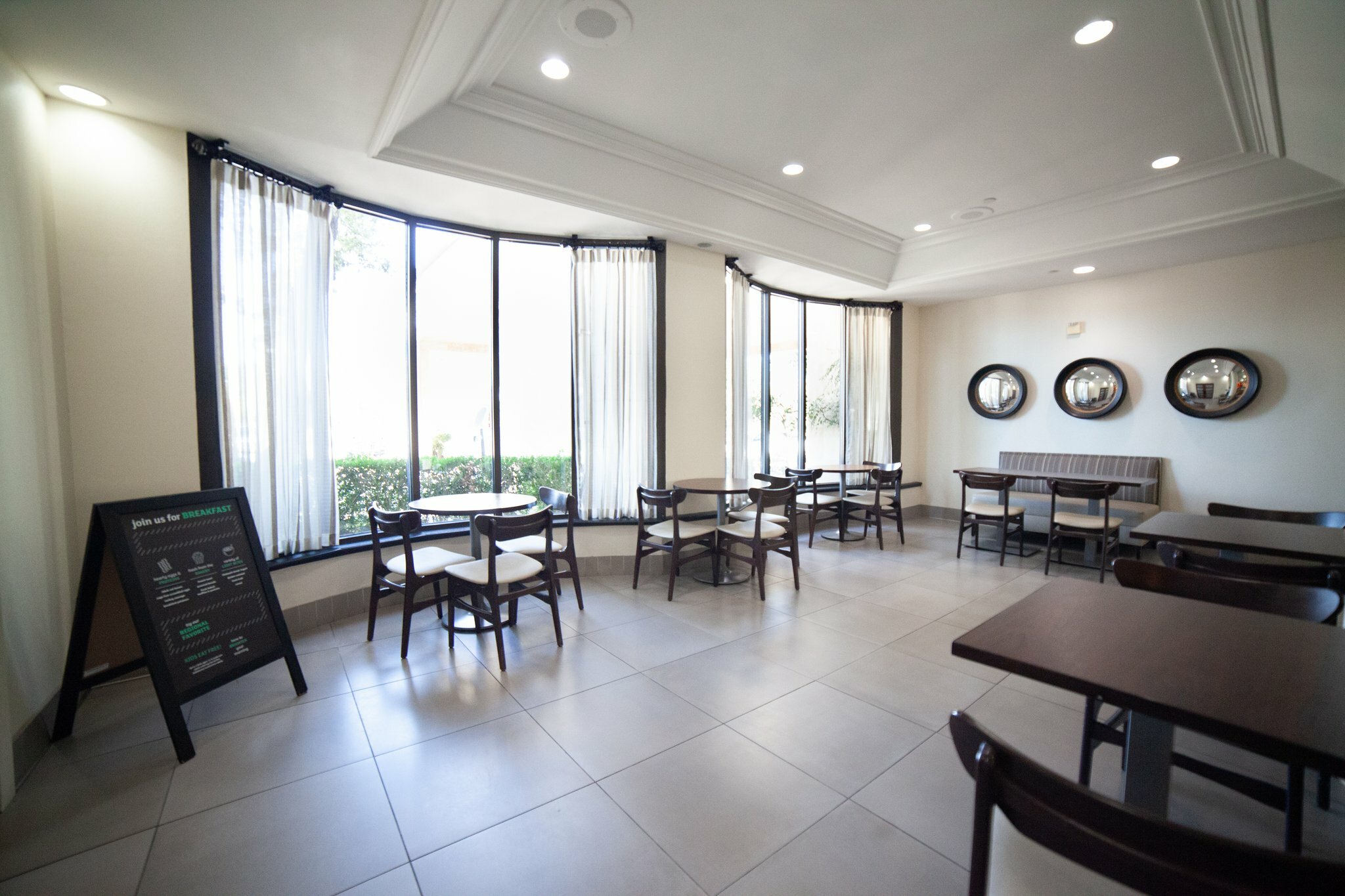 Фото Holiday Inn Irving Las Colinas, an Ihg Hotel