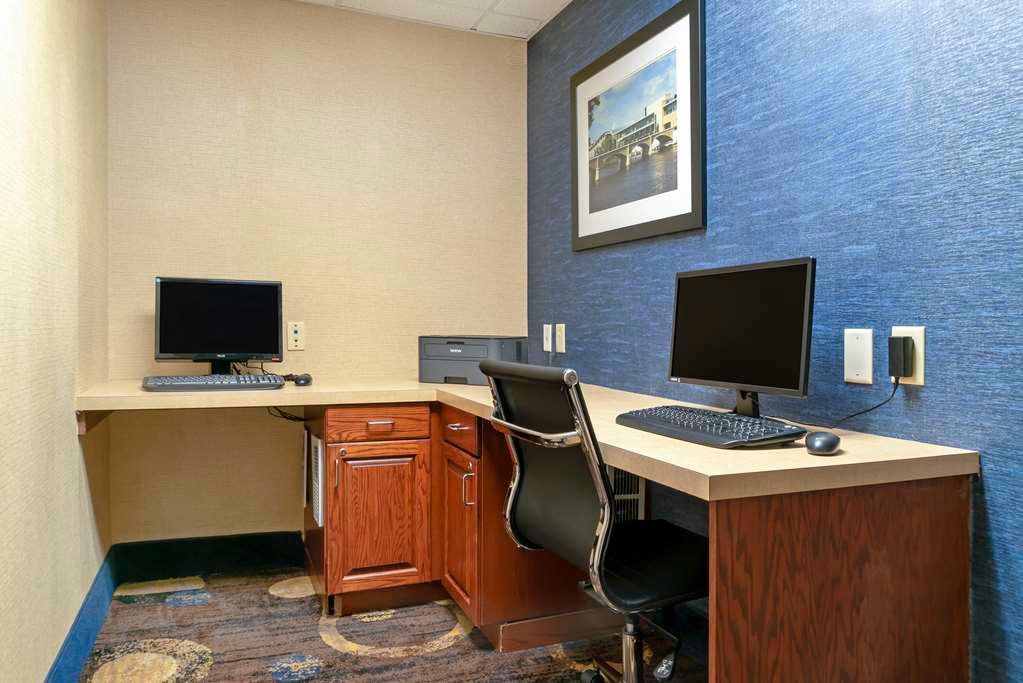 Фото Best Western Executive Inn & Suites