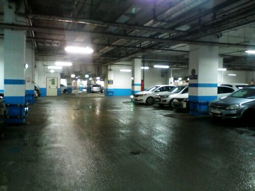 Автомобильная парковка казань