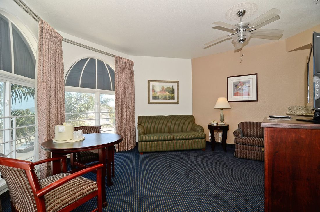 Фото Beachfront Inn and Suites at Dana Point