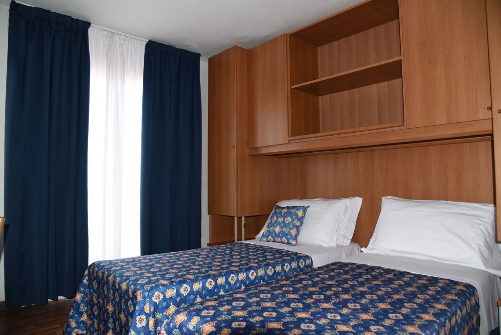 Фото Hotel Crystal