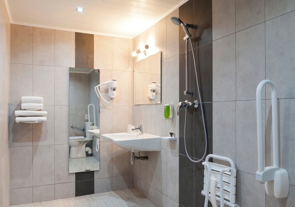 Фото FH Confort Hotel Orléans