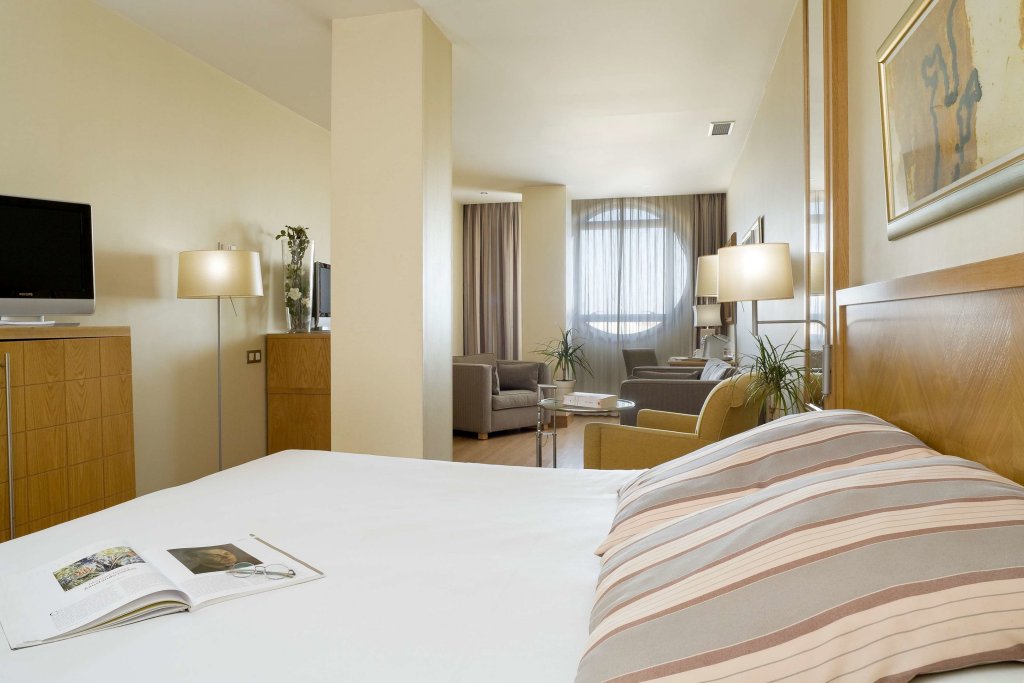 Фото Hesperia A Coruña Centro