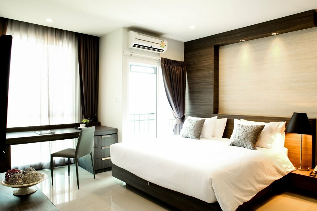 Hotel Crystal Suites Suvarnabhumi Airport, Bangkok, photo