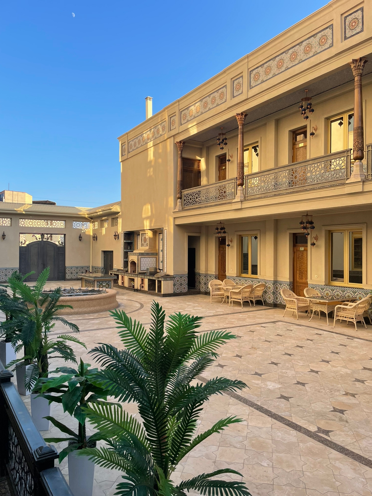 Фото Paradise Plaza Luxury Hotel