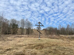 Крест в честь бывшего Бизюкова Крестовоздвиженского монастыря (Smolensk Region, Dorogobuzhskiy munitsipalny okrug, derevnya Bizyukovo, Tsvetochnaya ulitsa) ، مصلى كنسي، صليب تذكاري