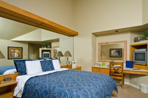 Гостиница Mount Bachelor Village Resort
