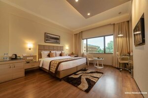 Гостиница Hotel Clarks Shiraz