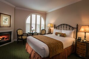 Гостиница The Monterey Hotel