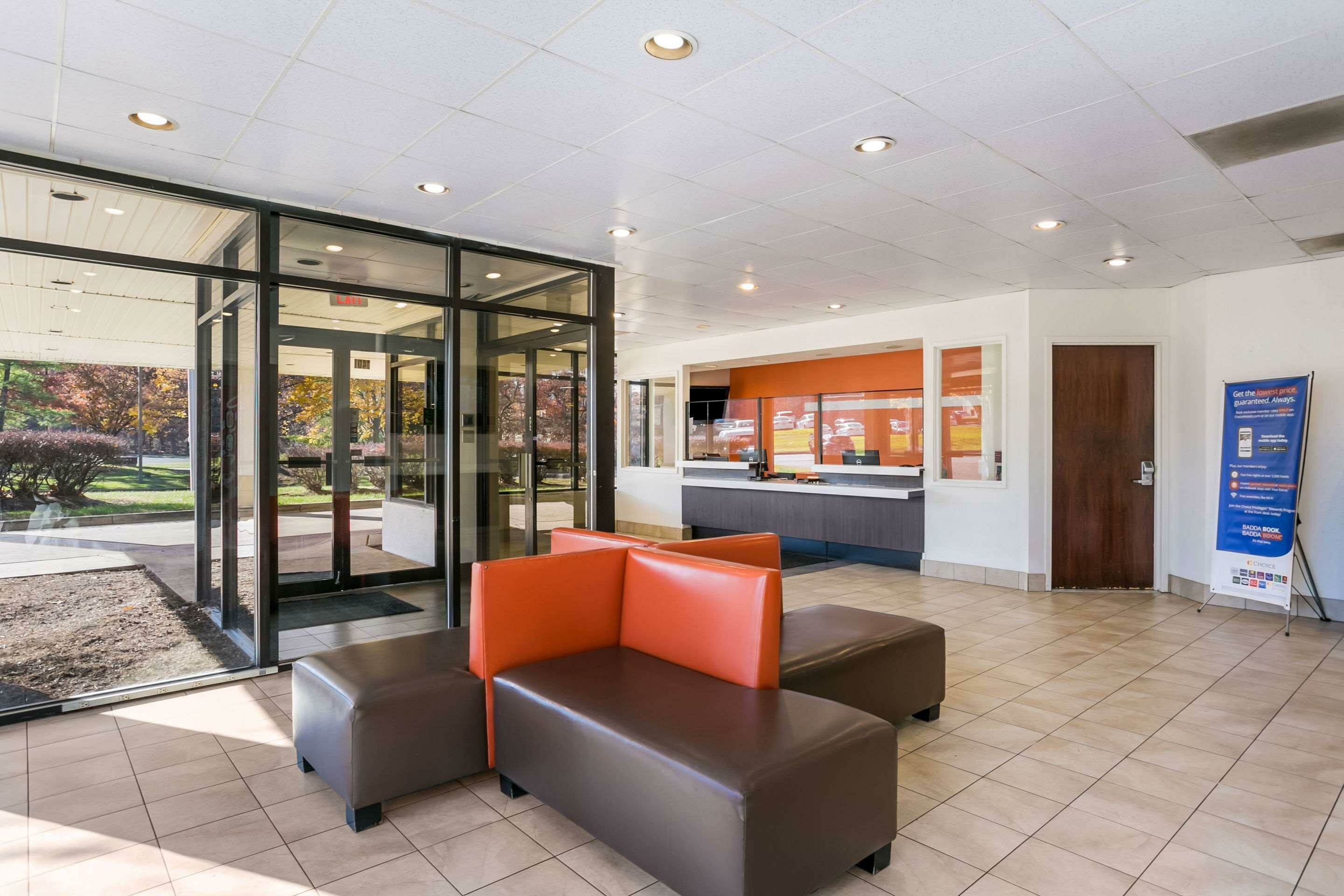 Фото Rodeway Inn Baltimore - Inner Harbor South