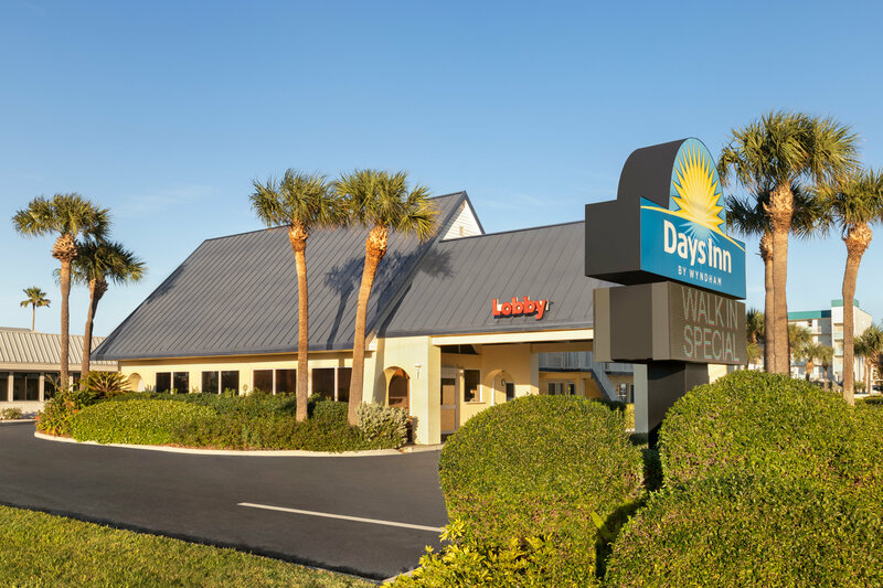 Гостиница Days Inn by Wyndham Cocoa Beach Port Canaveral