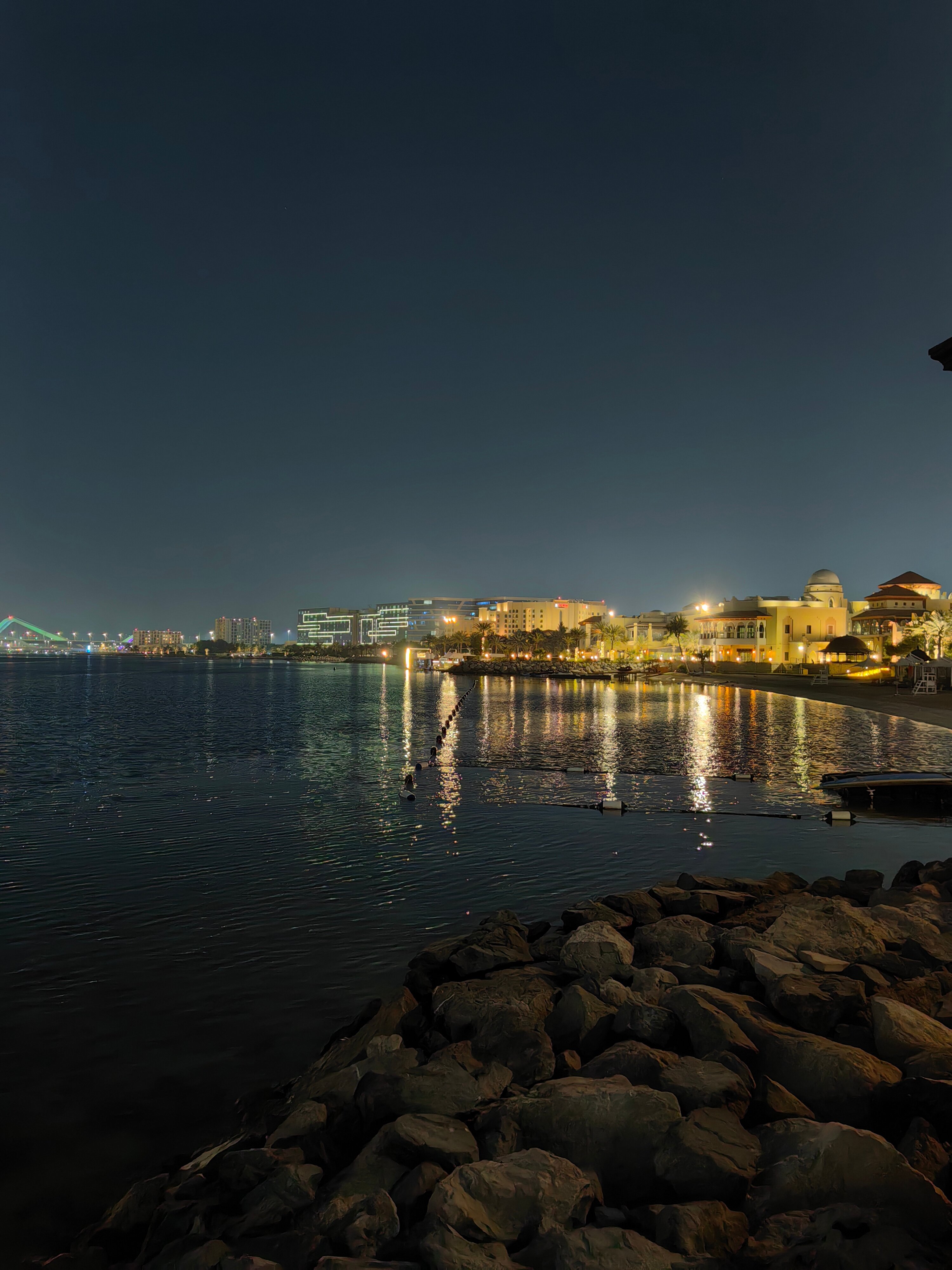 Фото Shangri-La Hotel Apartments Qaryat Al Beri