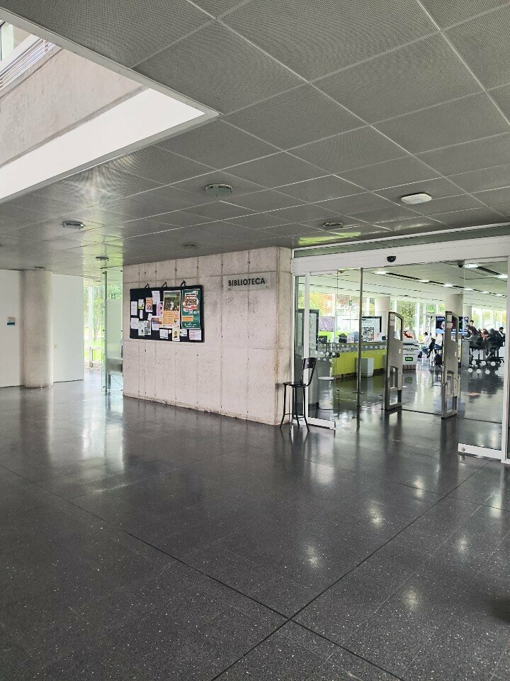 Library Building 454 - Science and Technology Luis Carlos Sarmiento Angulo, Bogota, photo