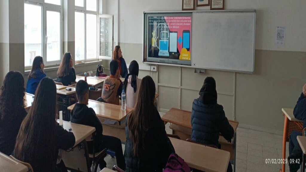 School Akçadağ Vocational and Technical High School, Akcadag, photo