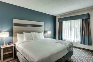 Гостиница Days Inn & Suites by Wyndham Spokane