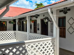 отель Zanzi House