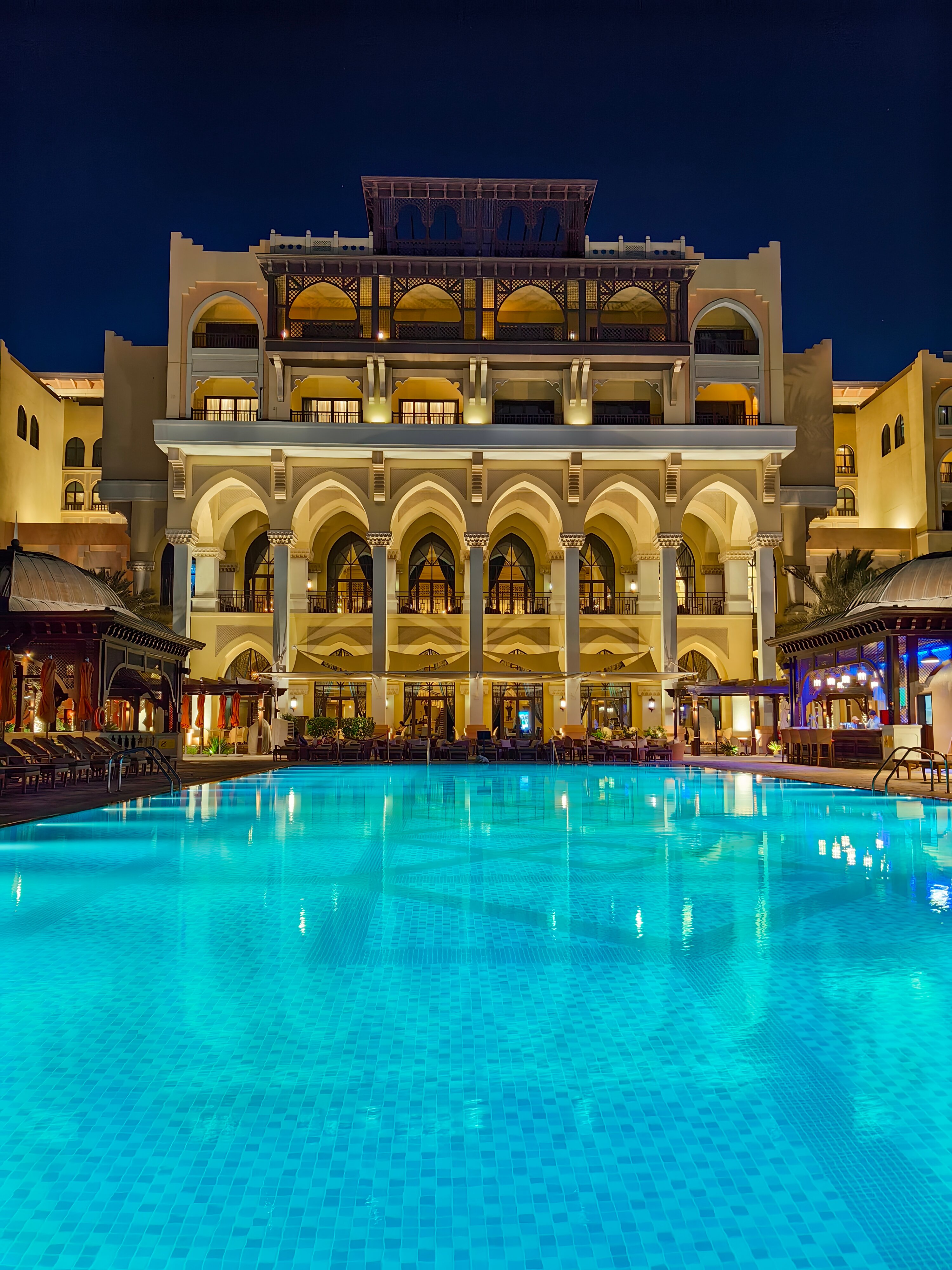 Фото Shangri-La Hotel Apartments Qaryat Al Beri