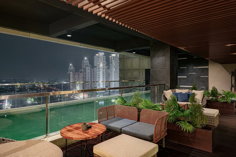 Гостиница Whiz Luxe Hotel Spazio Surabaya в Сурабае
