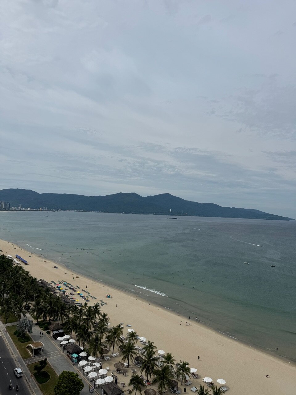 Фото Yarra Ocean Suites Danang
