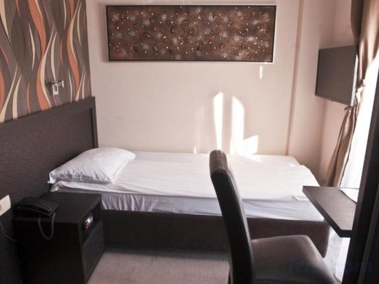 Фото Hotel Crnogorska Kuca