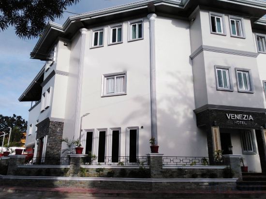 Фото Venezia Suites Hotel