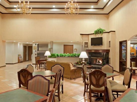 Фото Holiday Inn Express & Suites Milford, an Ihg Hotel